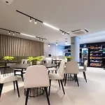 Breeze Residence #104- Quadruplo Por Carpediem